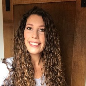 Meet your Posher, Abigail